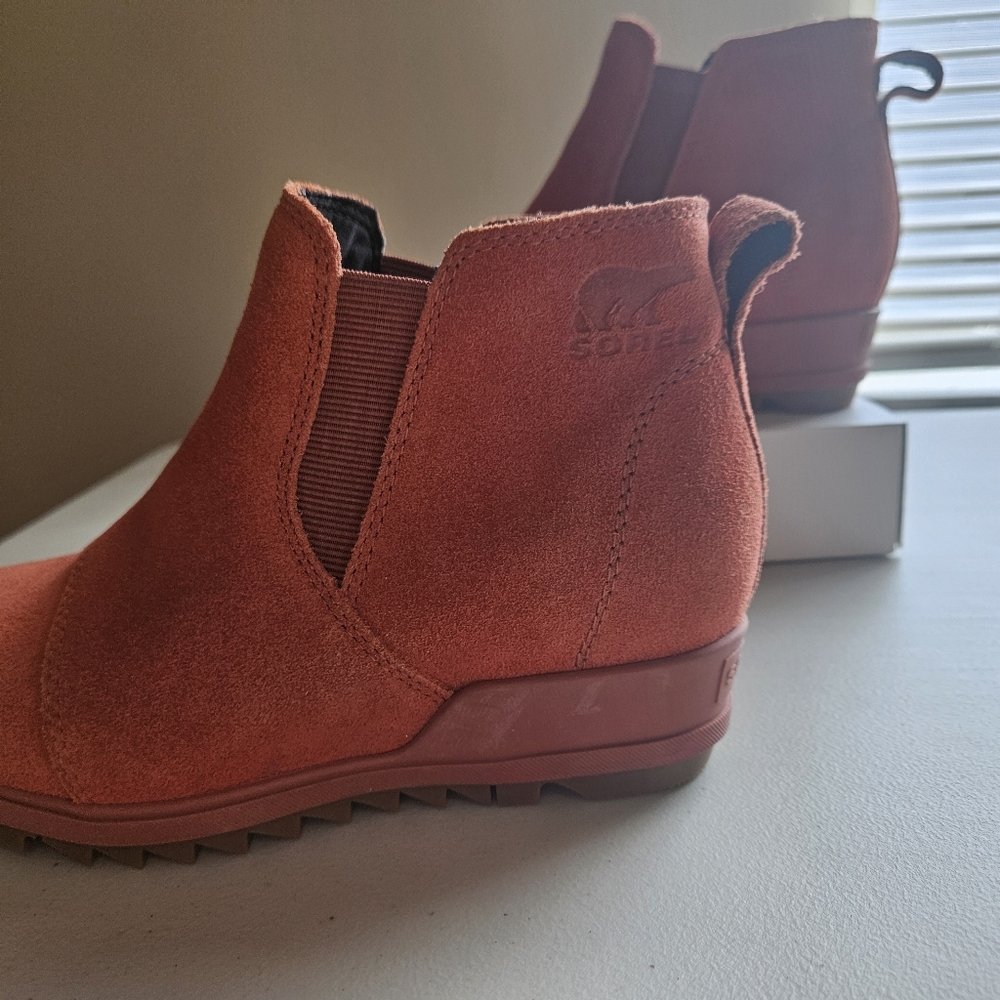 Sorel Women's Size 5.5 Burnt Orange Pull On Wedge Evie Boots - Picture 9 of 10